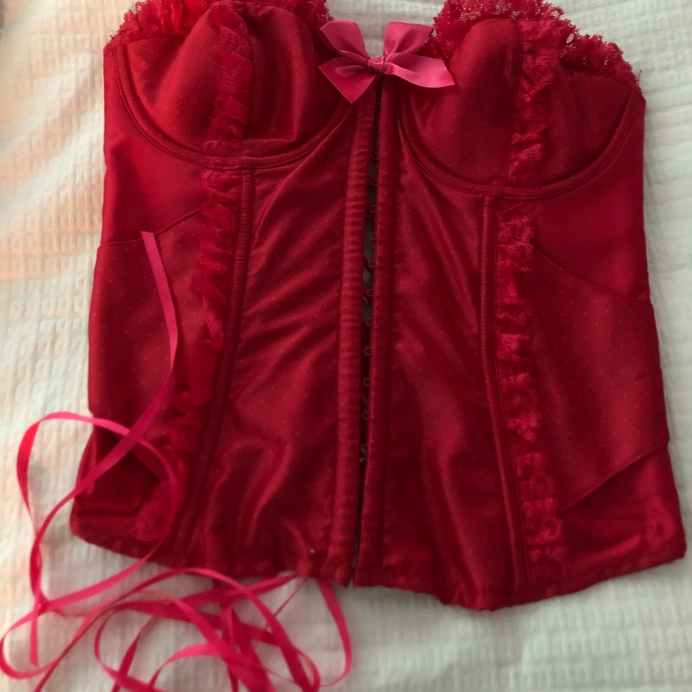 Halter top - Picture 2 of 3